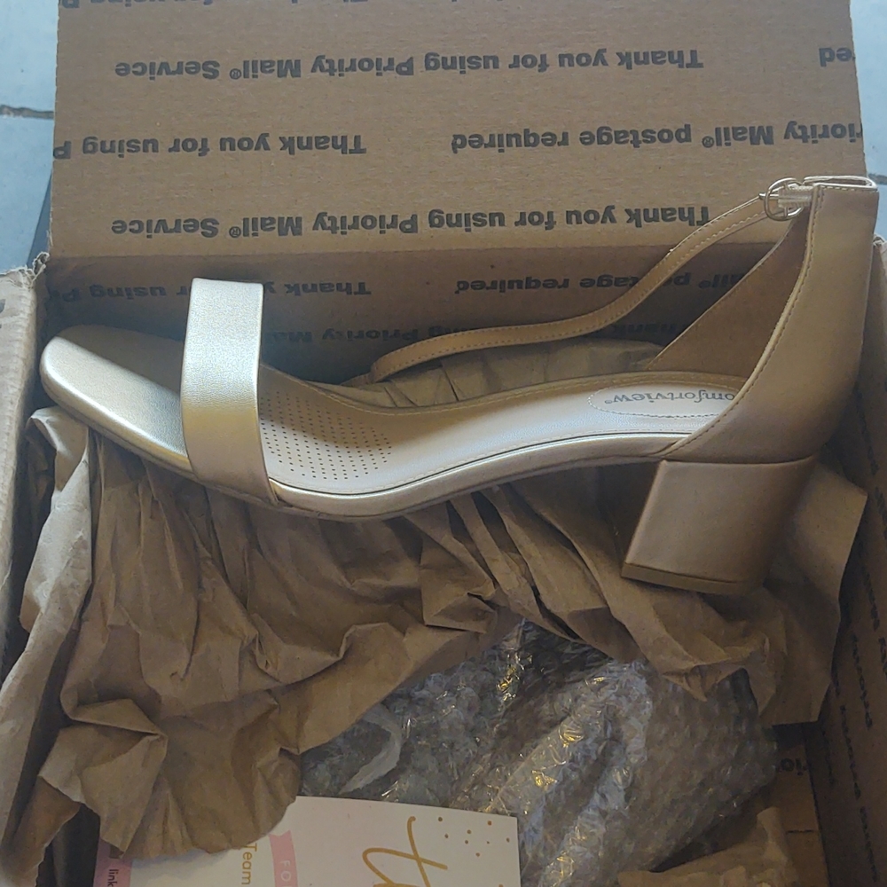 Comfortview Metallic Gold Orly Ankle Strap Block Heel Sandal 12 WW Wide